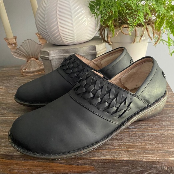 UGG Australia Anila Leather Slip On Clogs Shoes Womens 12 Black - Picture 2 of 10